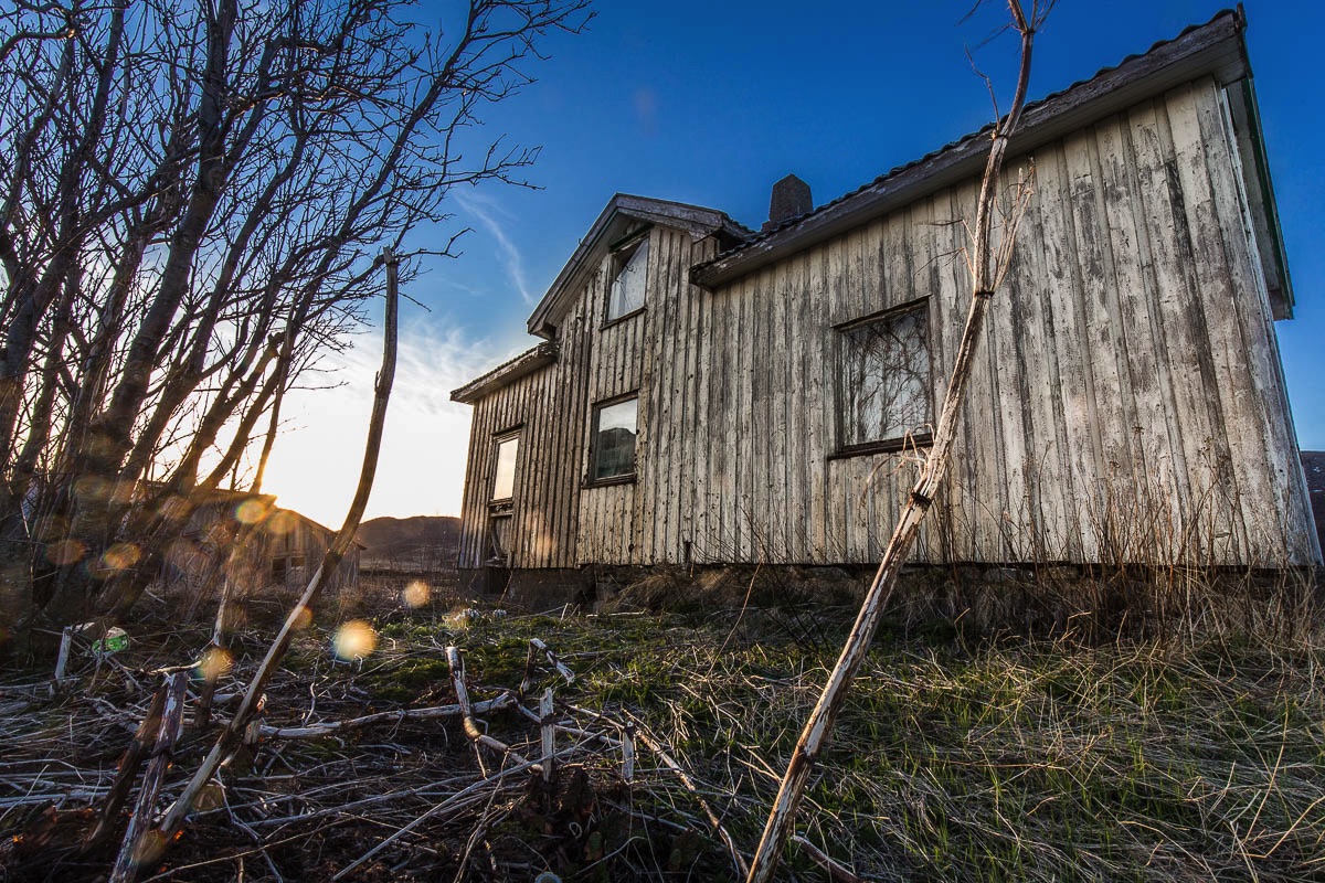 abandoned house lofoten