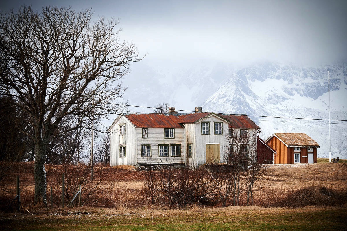 lofoten abandoned house